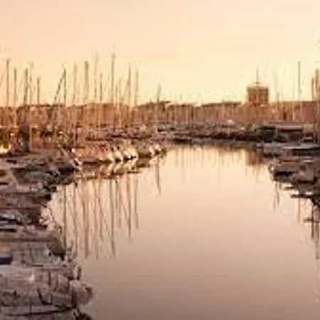Apartment T3 Au Cap D'agde Avec Parking, A 10 Min Du Port Et 15 Min De La - Fr-1-749-9 *